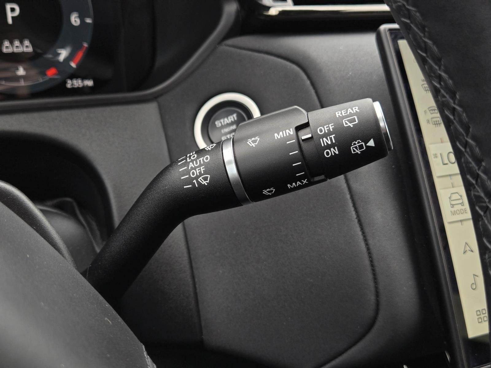 Used 2025 Santorini Black Metallic Land Rover Dynamic SE image 18