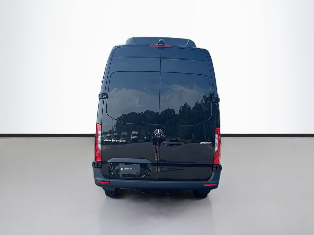 New 2026  Mercedes-Benz Passenger 170 WB image 9