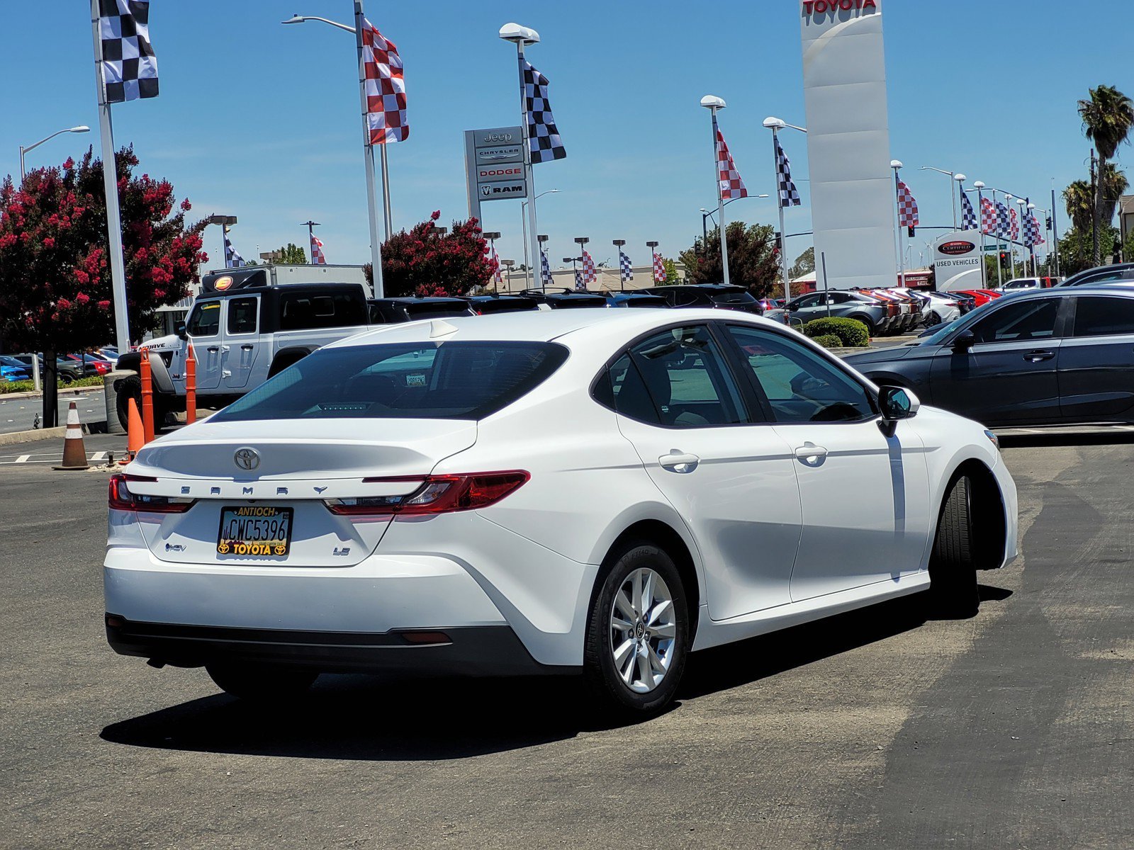 Used 2025 White Toyota  image 4