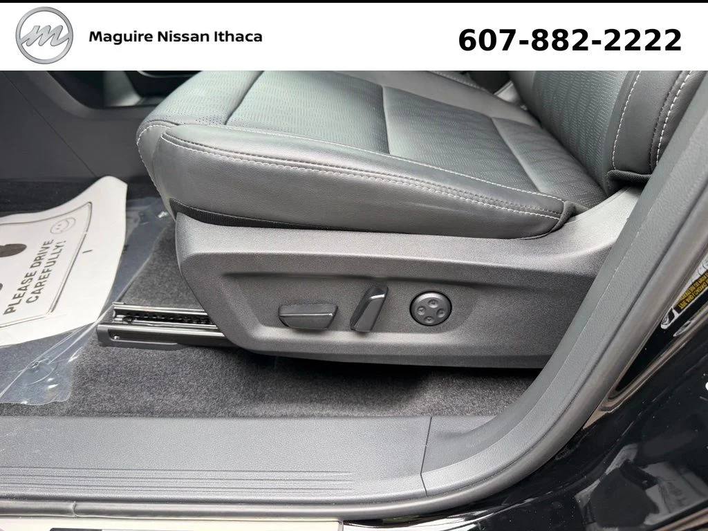 Used 2026 Black Nissan Platinum image 9