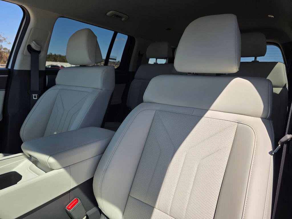 New 2026 White Hyundai SEL FWD image 14