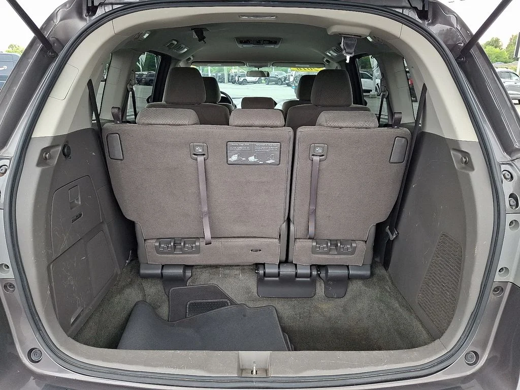 Used 2016 Gray Honda SE image 28