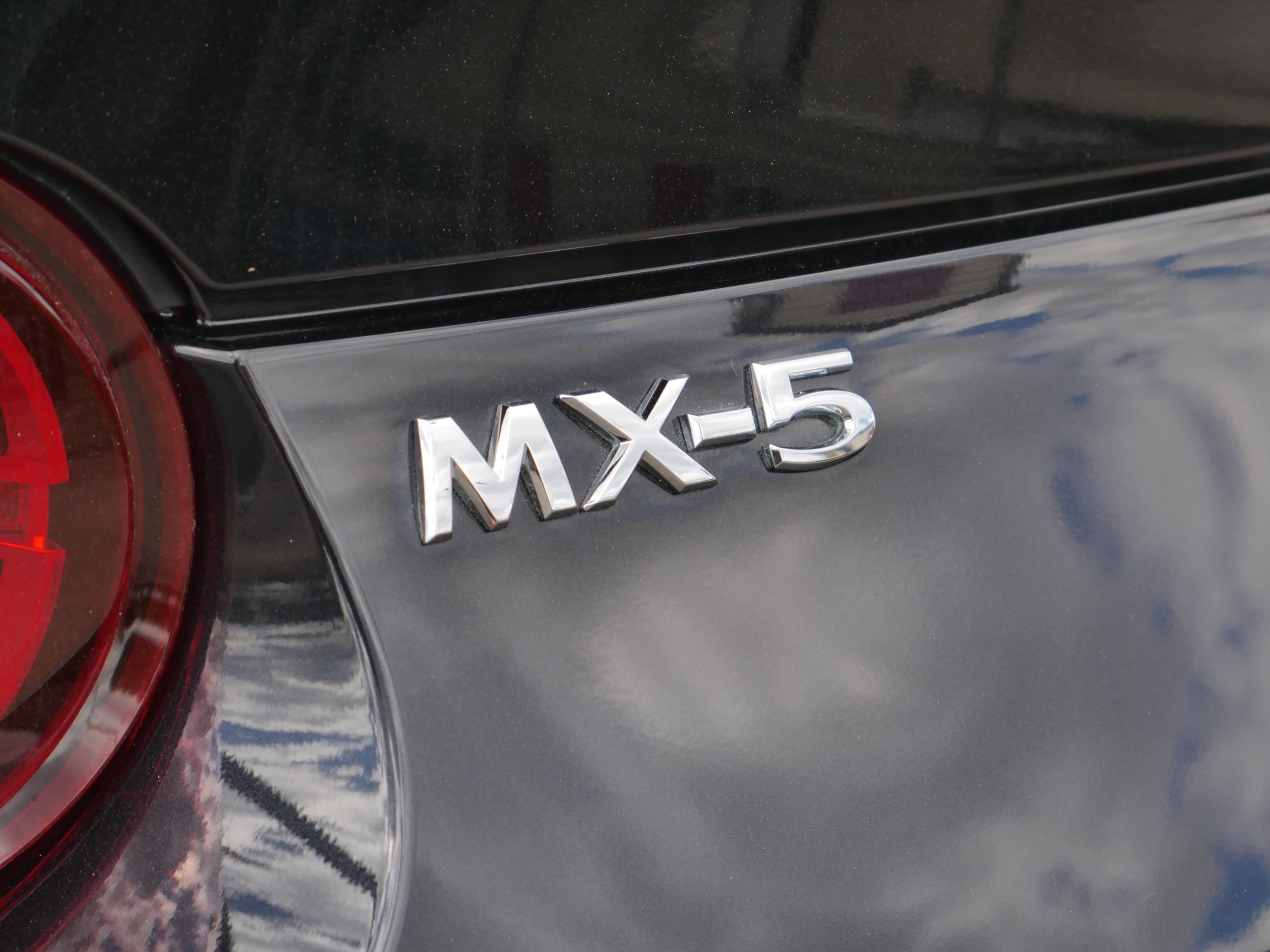Used 2022 Jet Black Mica Mazda Grand Touring image 19