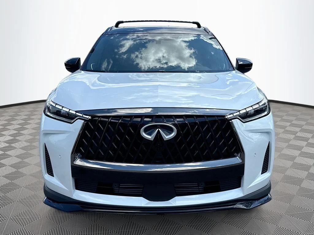 New 2027 2T RAD WHT INFINITI Sport AWD image 2