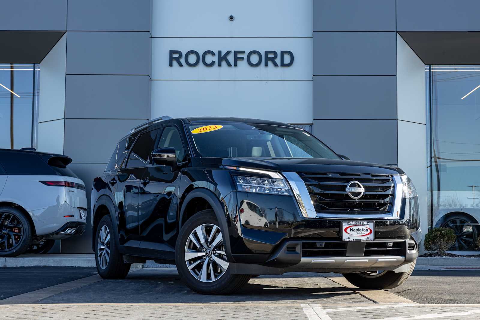 2023 Nissan Pathfinder SL
