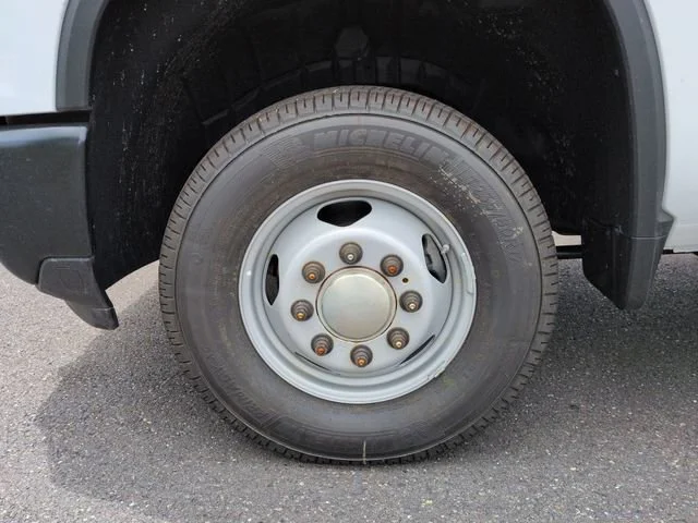 New 2026 Summit White Chevrolet Work Truck image 35