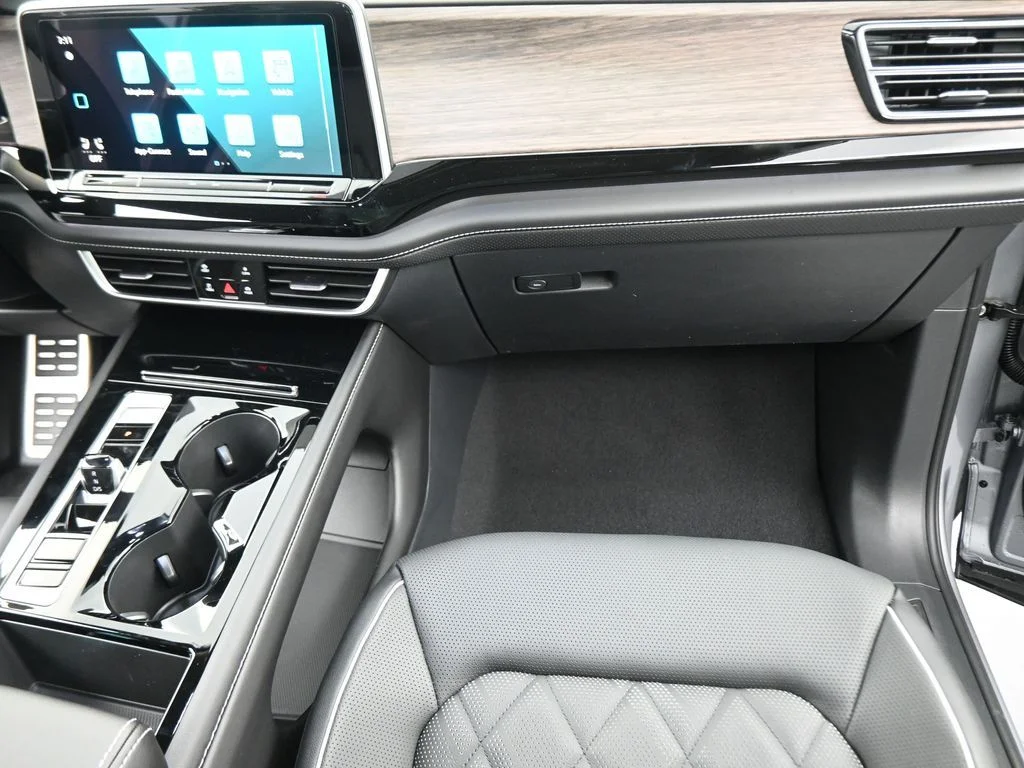 New 2026  Volkswagen 2.0T SEL Premium R-Line image 45