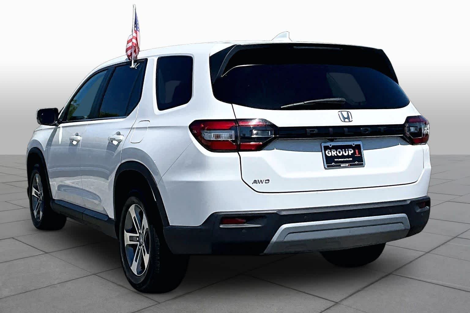 Certified Used 2023 Platinum White Pearl Honda AWD EX-L image 11