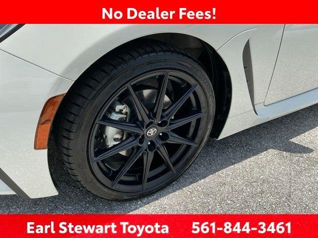 Certified Used 2025 HALO Toyota  image 43