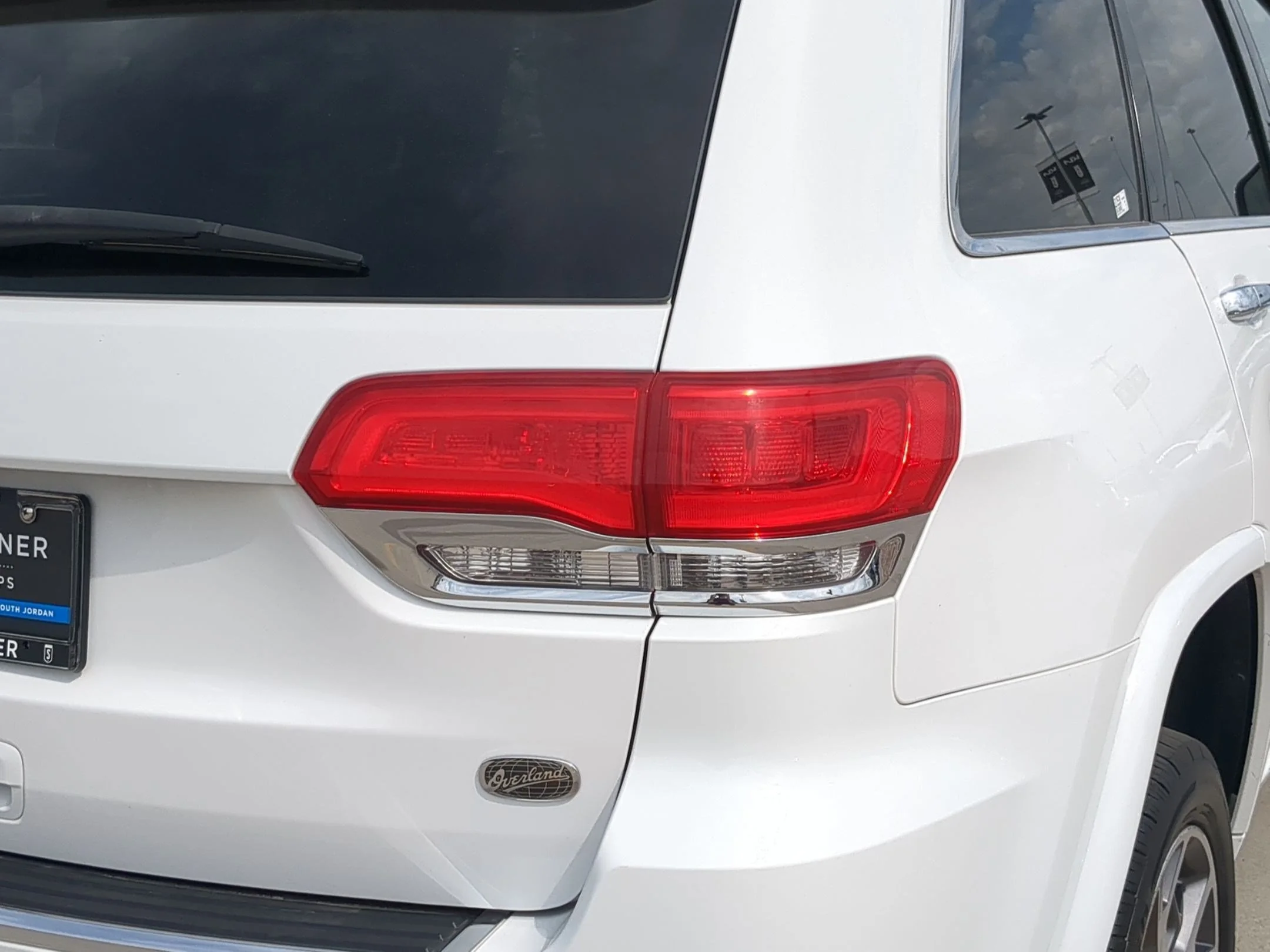 Used 2020 Bright White Clearcoat Jeep Overland image 11