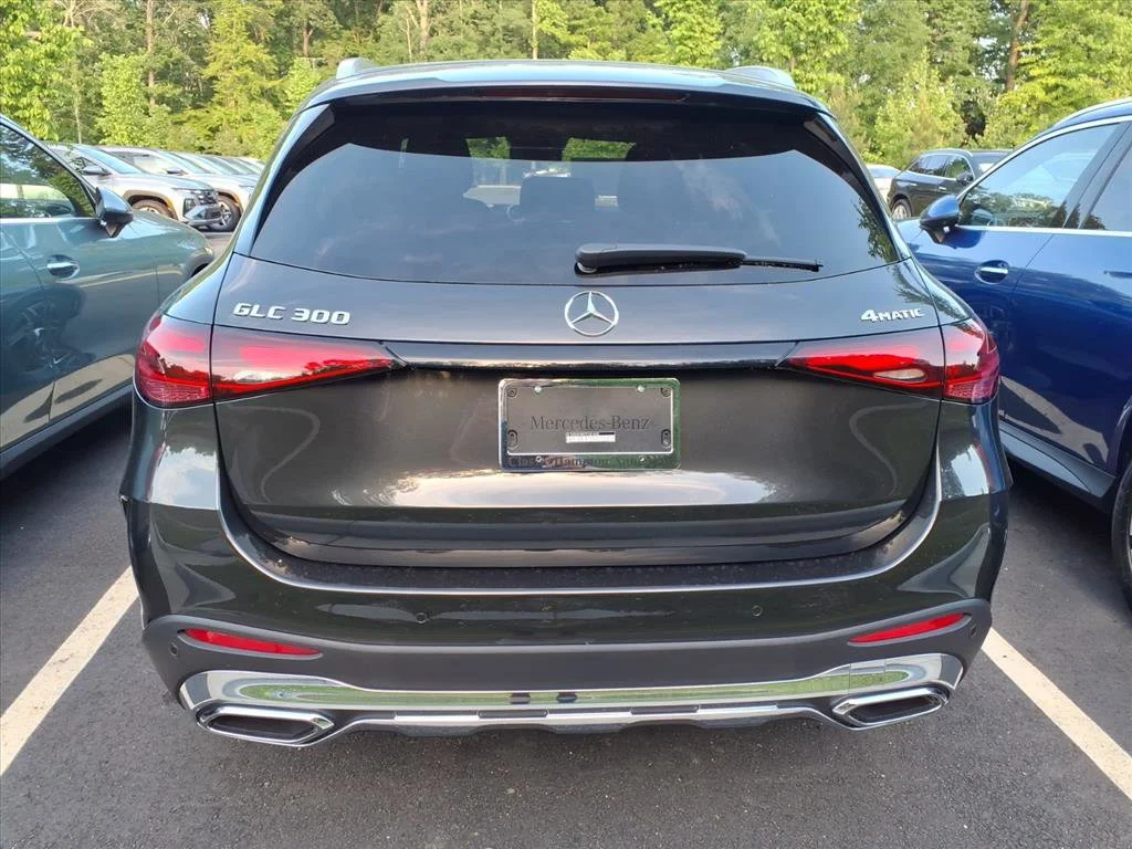 New 2025 Night Black Mercedes-Benz GLB 250 image 64