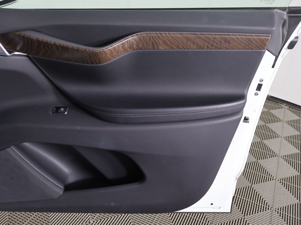 Used 2020 White Tesla Long Range image 21