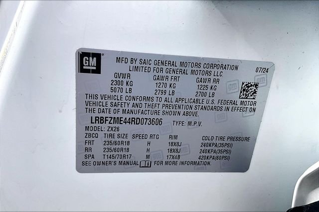 Used 2024 Summit White Buick Preferred image 29