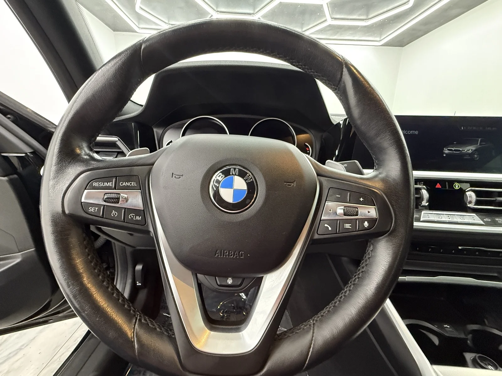Used 2019 Jet Black BMW 330i xDrive image 16