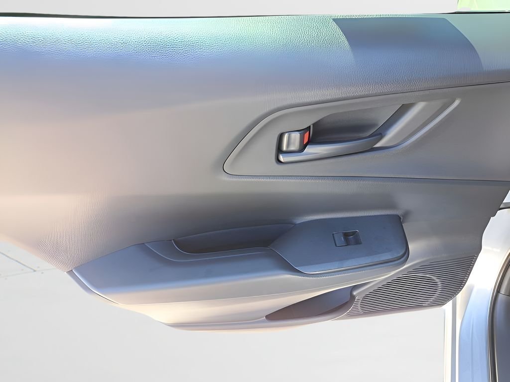2026 Toyota Prius Plug-in Hybrid SE - Photo 8