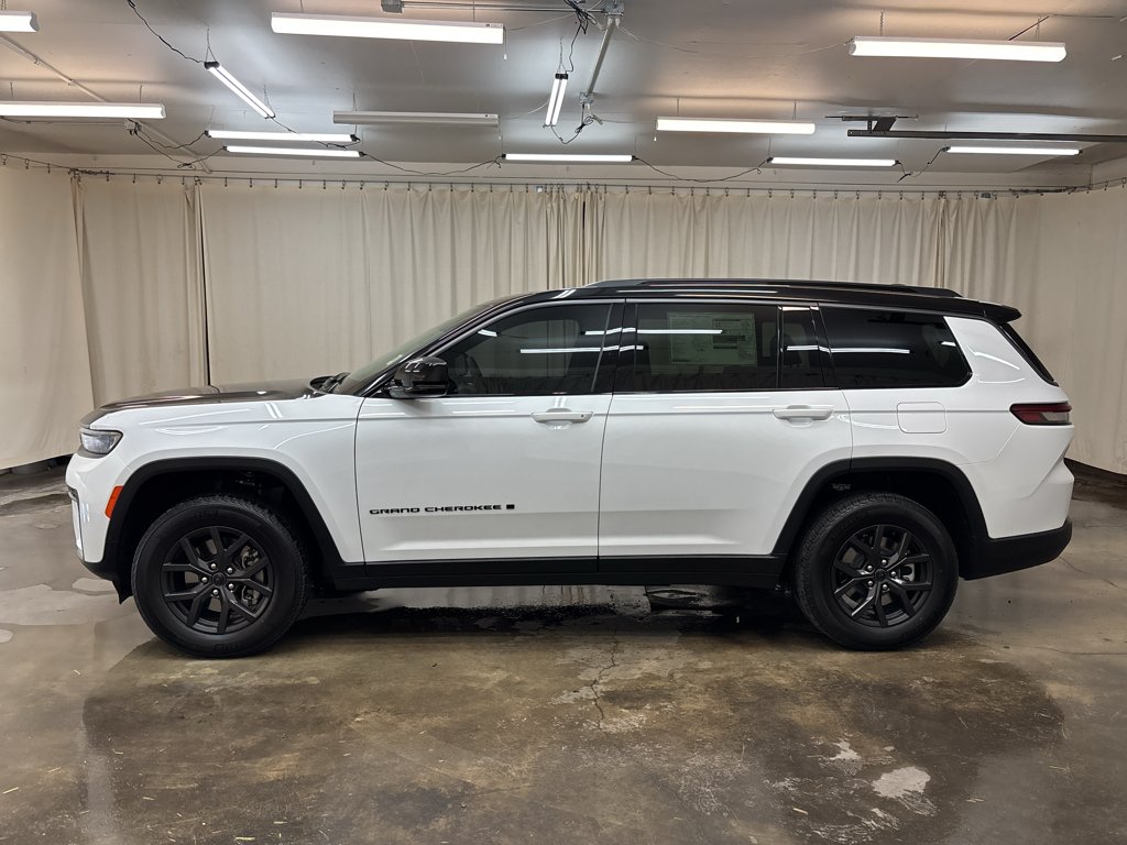 New 2027 Bright White Clear-Coat Paint Jeep Laredo image 10