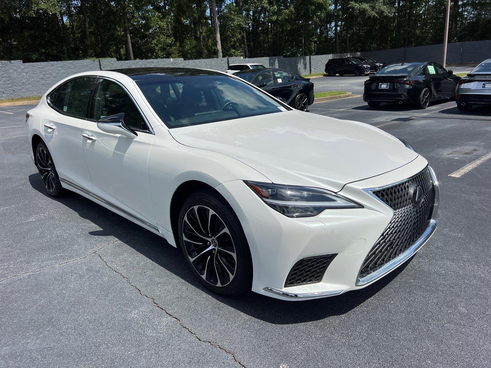 Used 2023 Eminent White Pearl Lexus 500 Luxury image 3