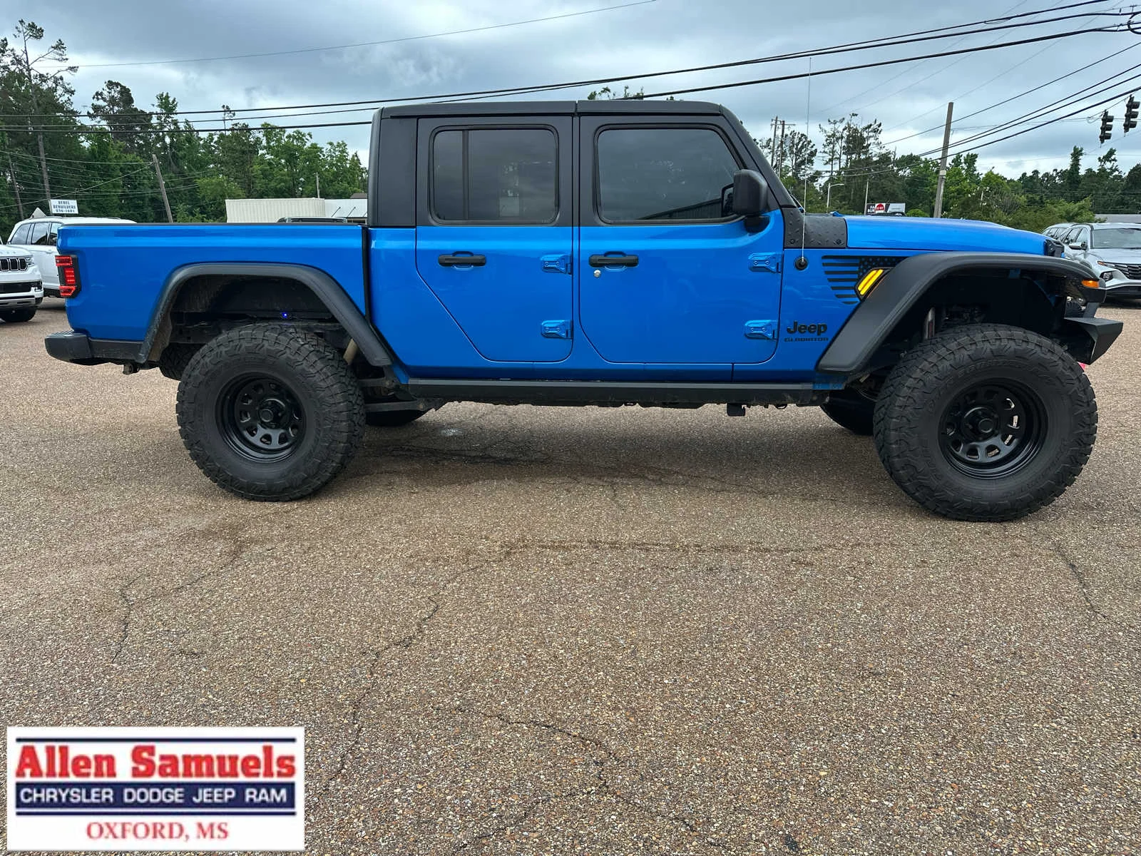 Used 2021 Hydro Blue Pearlcoat Jeep Sport S image 3