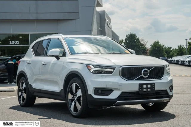2021 Volvo XC40 Momentum