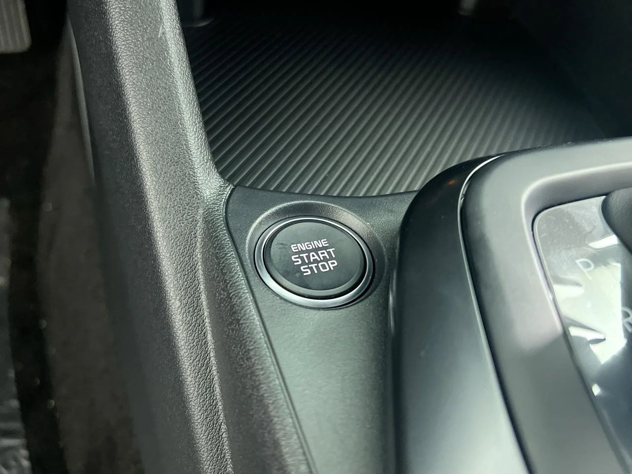 New 2026 Snow White Pearl Kia LXS image 20