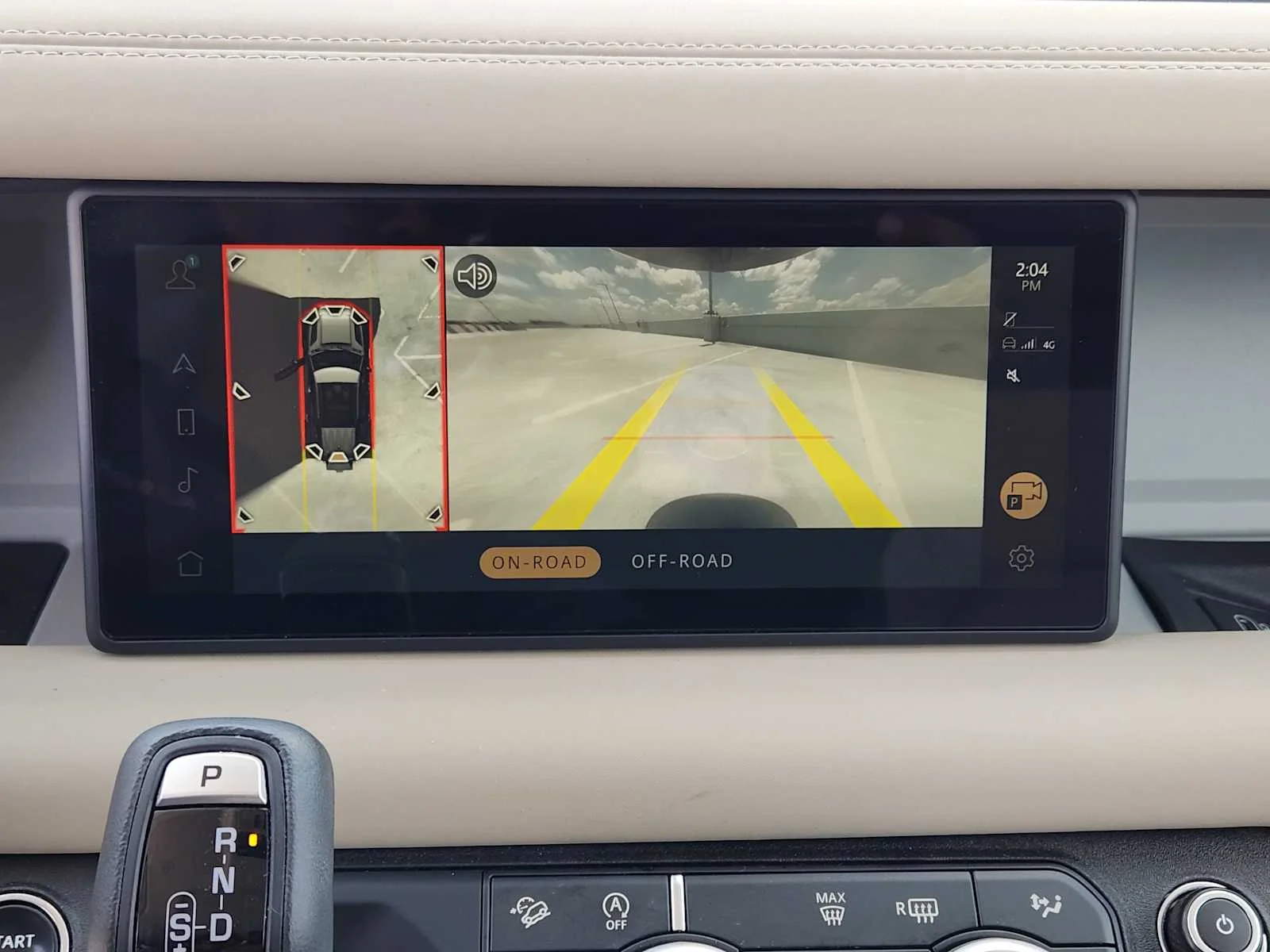 Certified Used 2024 FUJI WHITE Land Rover X-Dynamic SE image 17