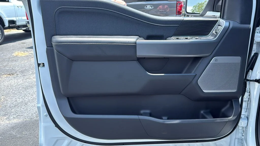 New 2026 Oxford White Ford Lariat® image 15