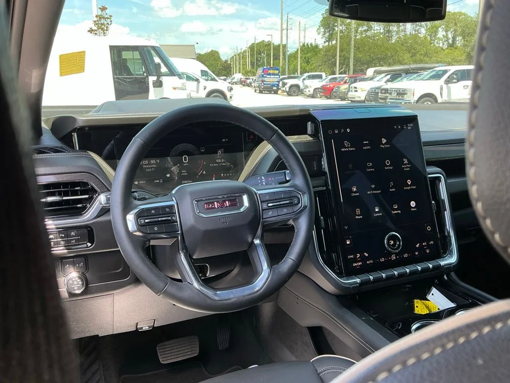 Used 2025 Silver GMC Elevation image 33