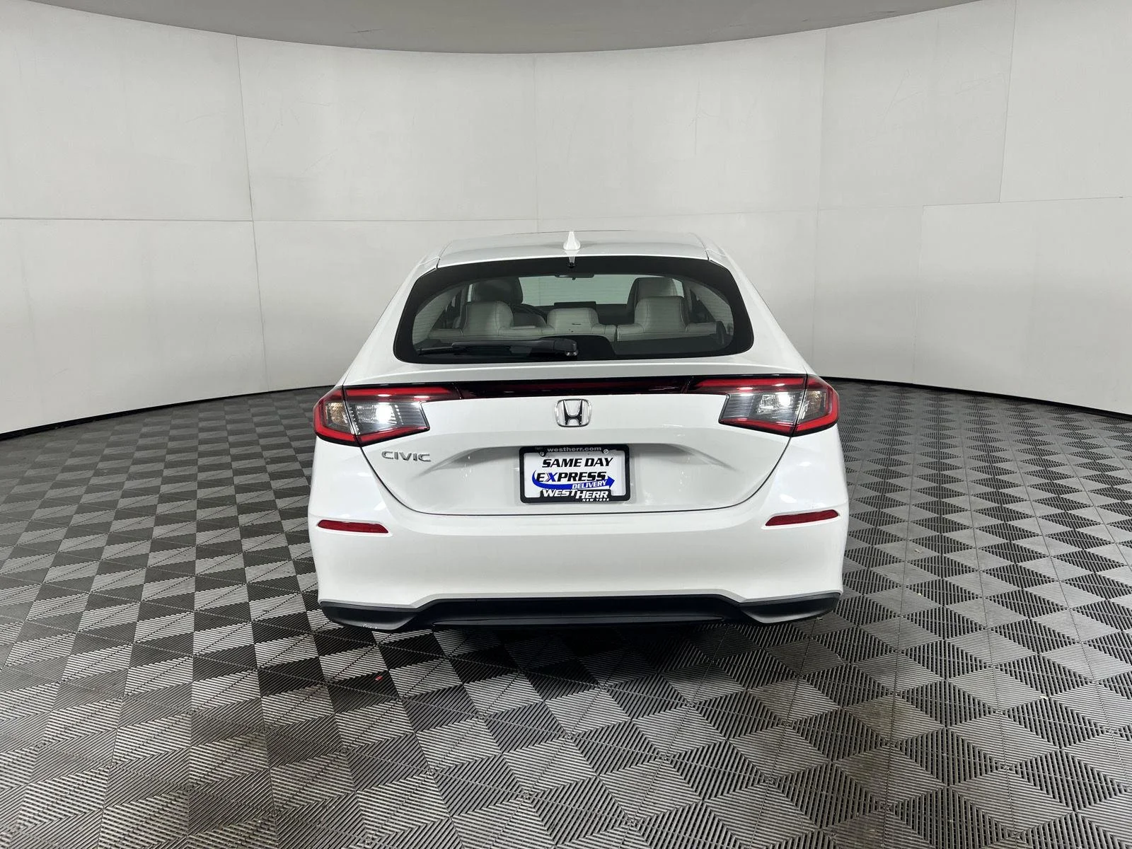 Used 2024 Platinum White Pearl Honda EX-L image 27