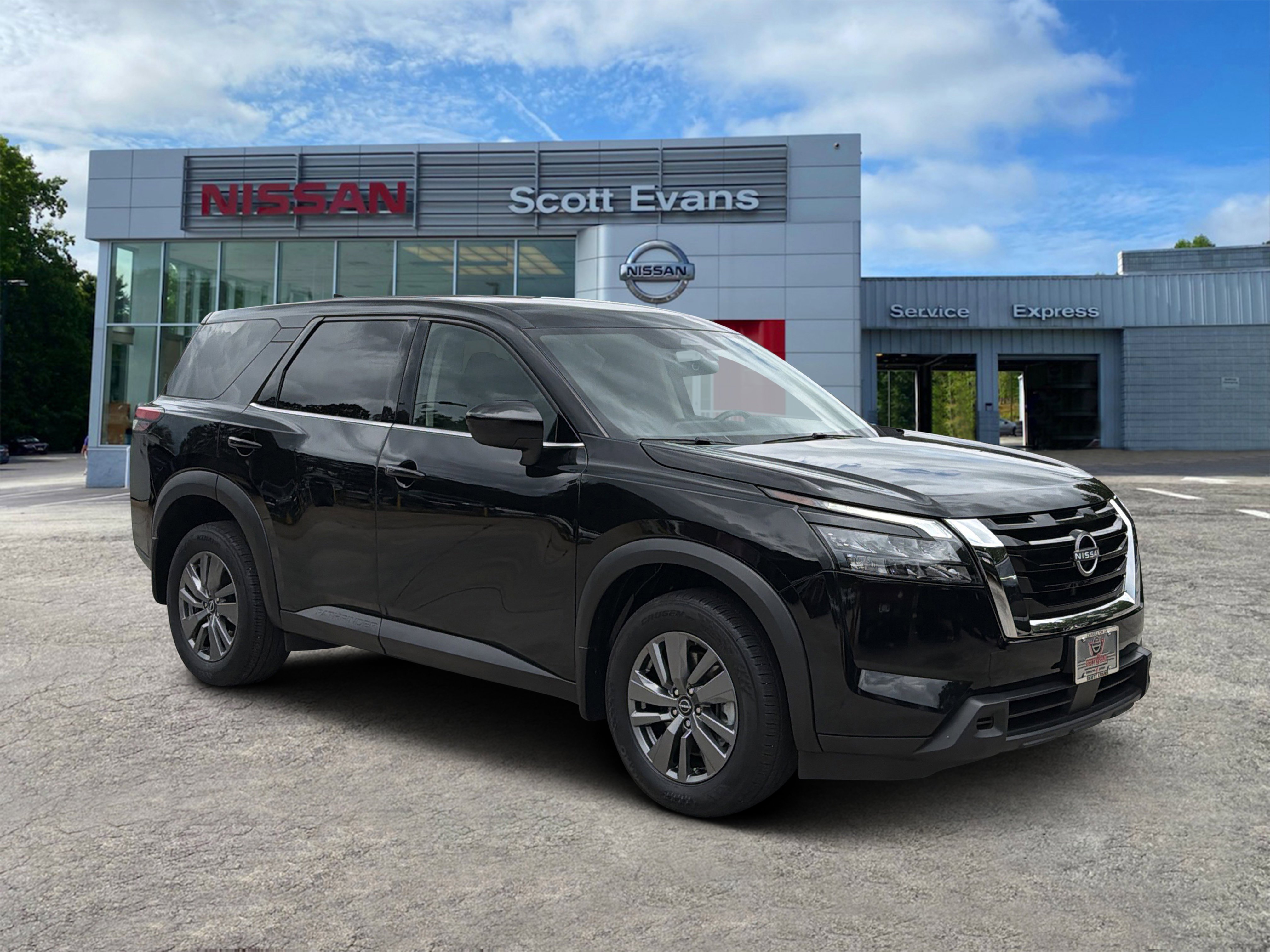 2025 Nissan Pathfinder S 2WD's photo