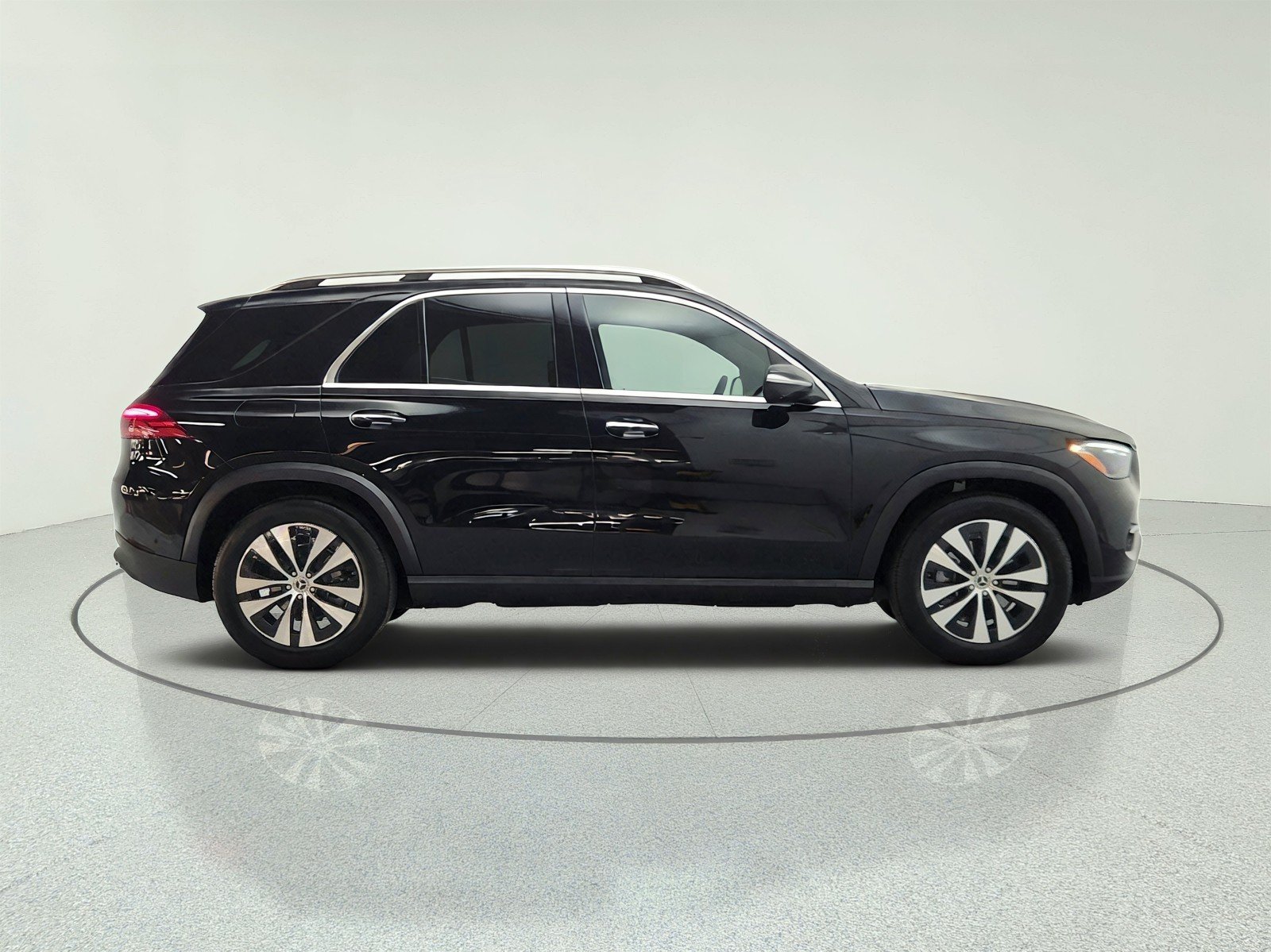 Certified Used 2026 Black Mercedes-Benz GLE 350 SUV image 4
