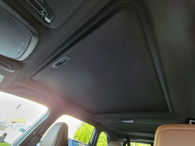 Used 2025 Crystal White Pearl Subaru Touring image 38