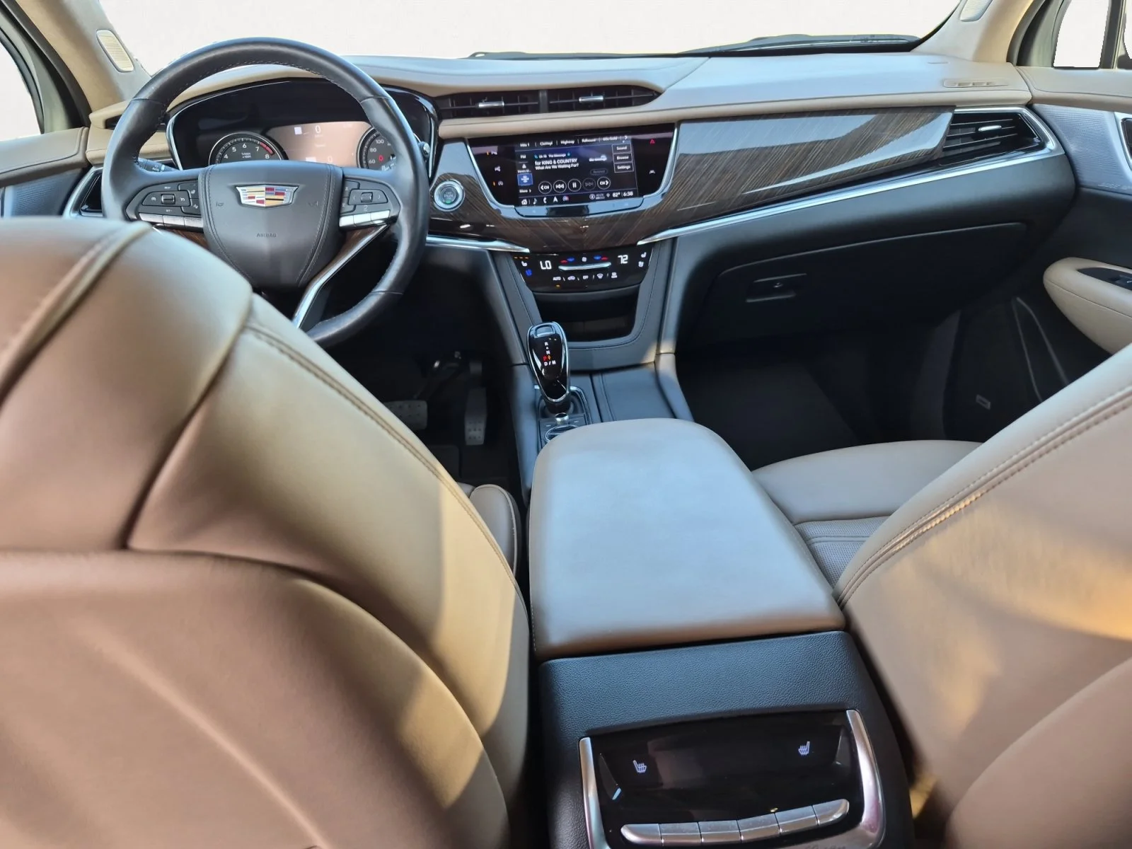Used 2024 Crystal White Tricoat Cadillac FWD Premium Luxury image 3