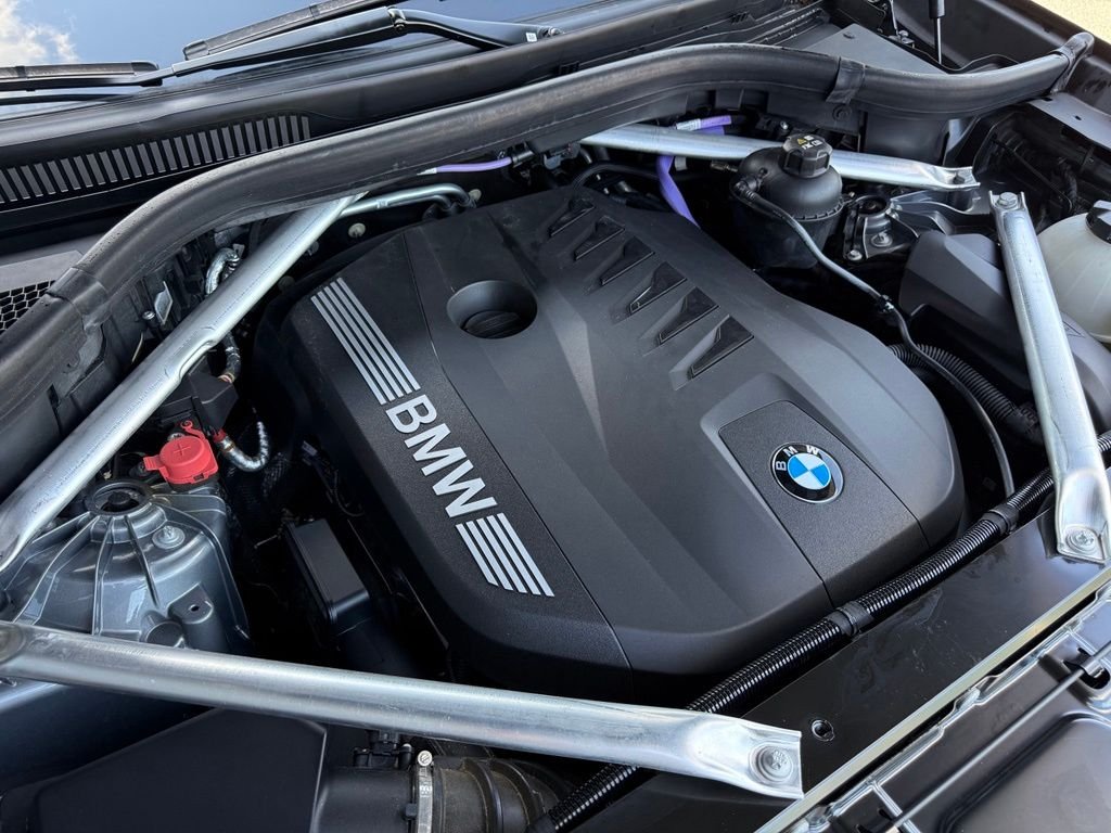 Used 2024 Skyscraper Grey Metallic BMW sDrive40i image 24