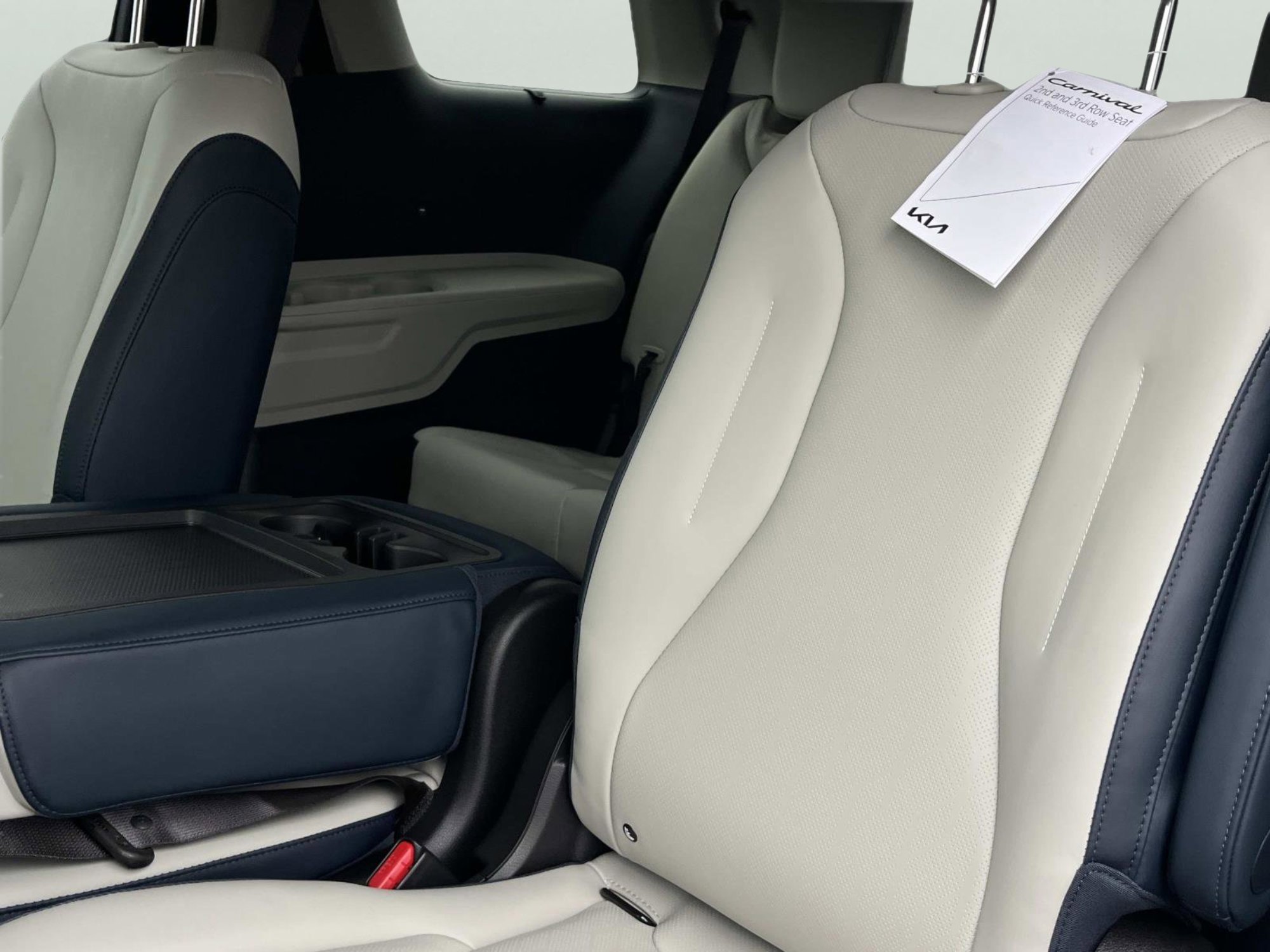 New 2026 Snow White Pearl Kia EX image 22