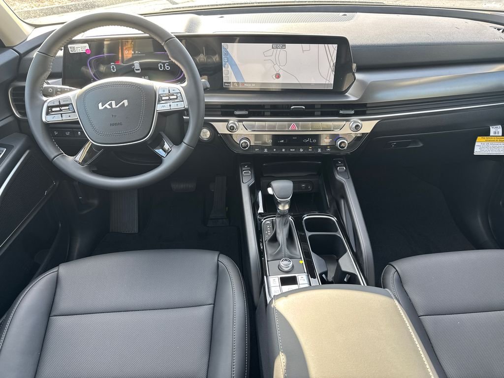 Used 2025 Black Kia S image 23