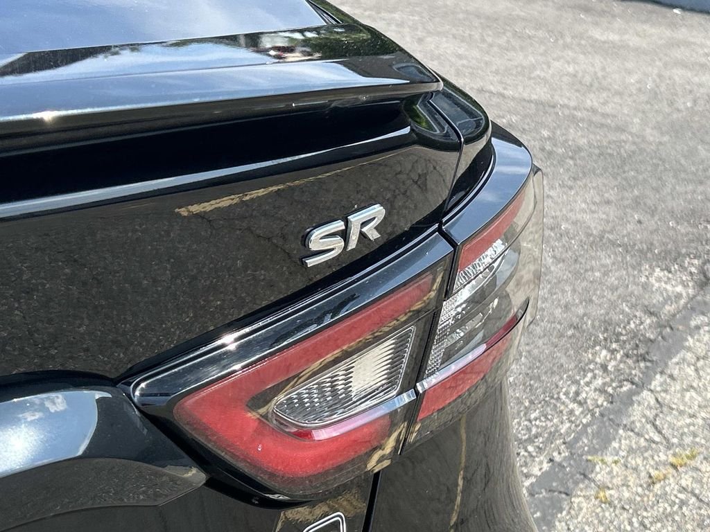 Used 2022 Black Nissan SR image 12
