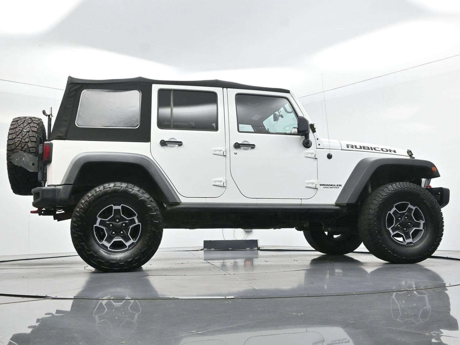 Used 2014 Bright White Clearcoat Jeep Rubicon X image 50