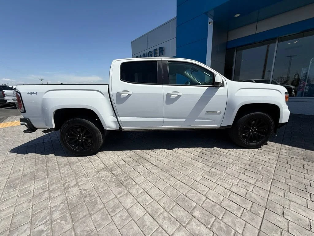 Used 2022 SUMMIT WHITE GMC 4WD Elevation image 14