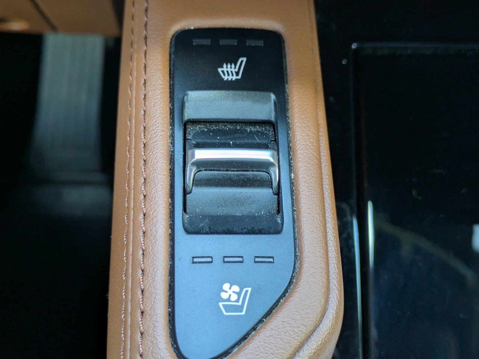 Used 2024 Wolf Gray Kia EX X-Line image 22