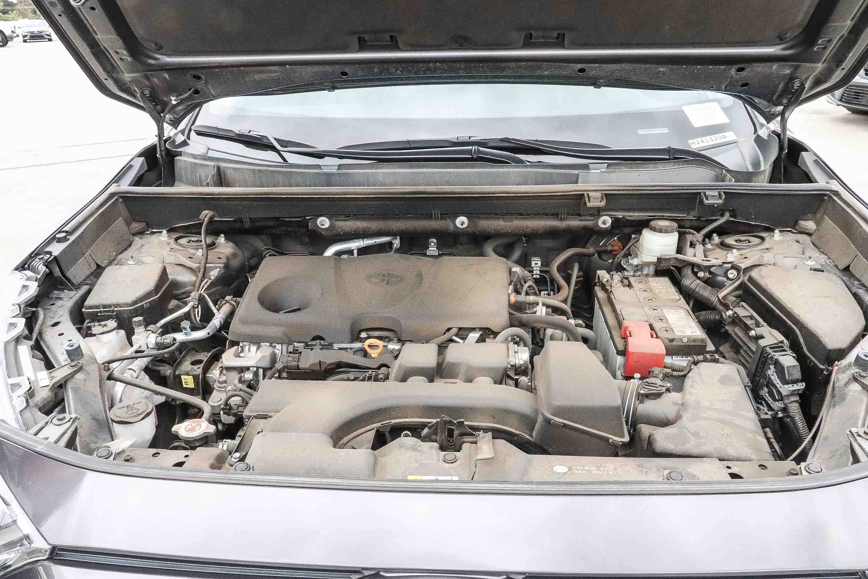 Used 2024 Magnetic Gray Metallic Toyota XLE Premium image 27