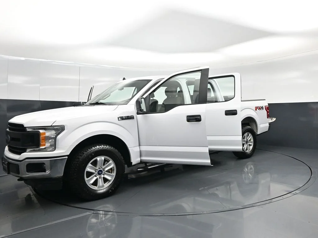 Used 2020 White Ford XL image 25