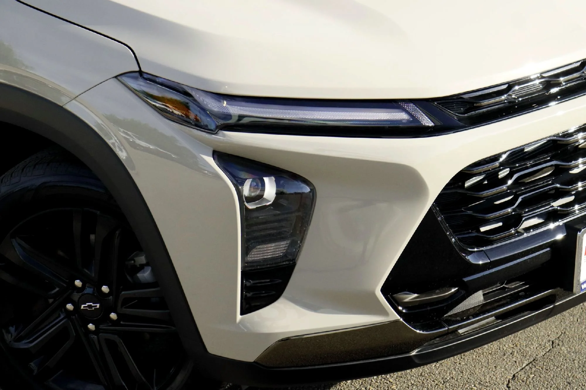 New 2026 White Chevrolet ACTIV image 2