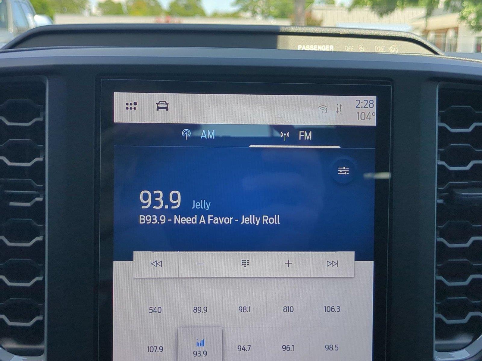 Used 2025 Carbonized Gray Ford XL image 25