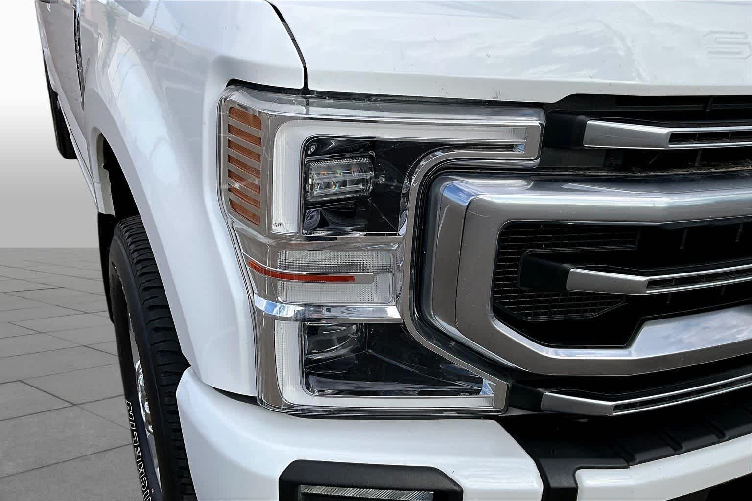Used 2020 Star White Metallic Tri-Coat Ford Platinum image 28