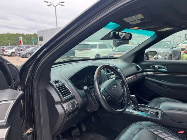 Used 2017 Shadow Black Ford Platinum image 11