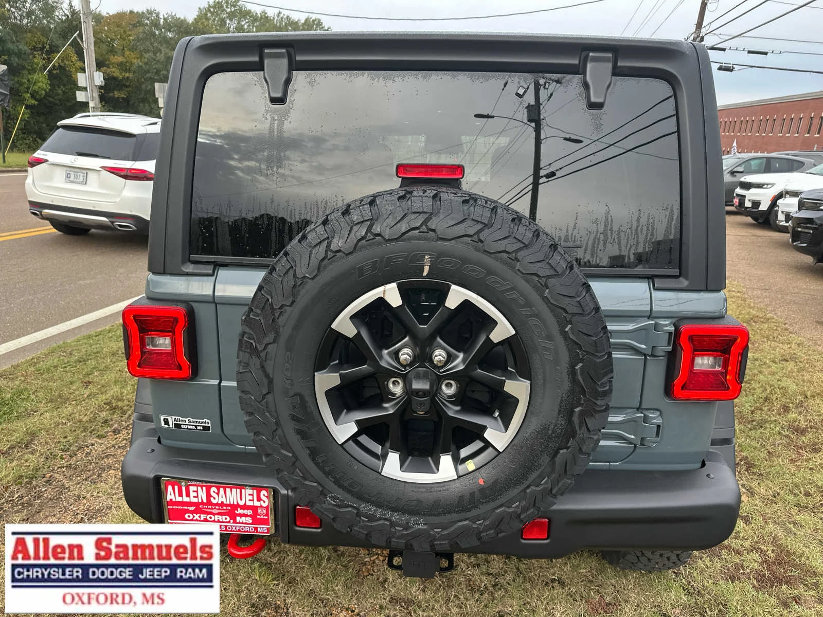 New 2026 Anvil Clear-Coat Exterior Paint Jeep Rubicon image 4