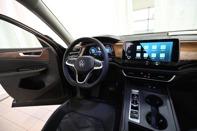 New 2026 Black Volkswagen 2.0T SE image 28