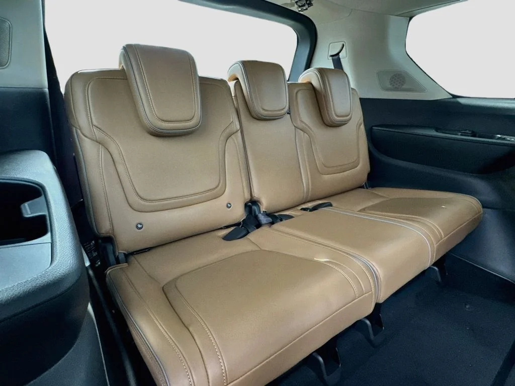 New 2027 RADIANT WHITE INFINITI Luxe 2WD image 29