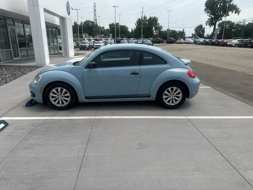 Used 2015  Volkswagen 1.8T image 4