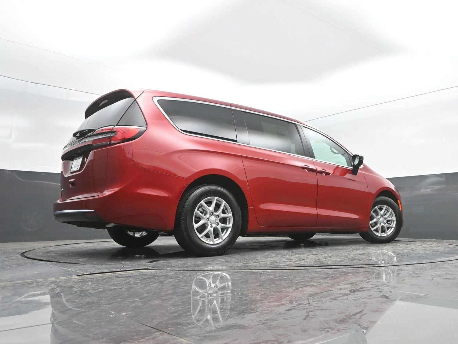 New 2027 Red Hot Pearl-Coat Exterior Paint Chrysler Select image 34